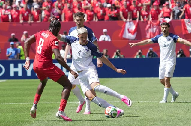 CAN, World Cup FIFA 2026, preliminary round, Canada vs Bosnia and Herzegovina 12 06 2026, Toronto Stadium, Toronto, CAN, World Cup FIFA 2026, preliminary round, Canada vs Bosnia and Herzegovina, in the picture Ismael Kone Canada , Tarik Muharemovic Bosnia nordphotoxGmbHx xBratic nph00250
