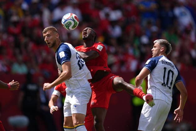 Canada v Bosnia and Herzegovina - FIFA World Cup, WM, Weltmeisterschaft, Fussball 2026 - Group B TORONTO, CANADA - JUNE 12: Ismael Kone (8) of Canada in action against Ermedin Demirovic (10) of Bosnia and Herzegovina during the 2026 FIFA World Cup First Stage Group B match between Canada and Bosnia and Herzegovina at Toronto Stadium (BMO Field) in Toronto, Ontario, Canada on June 12, 2026. Mert Alper Dervis Anadolu Ontario Canada. Editorial use only. Please get in touch for any other usage.  Copyright: x2026xAnadoluxMertxAlperxDervisx