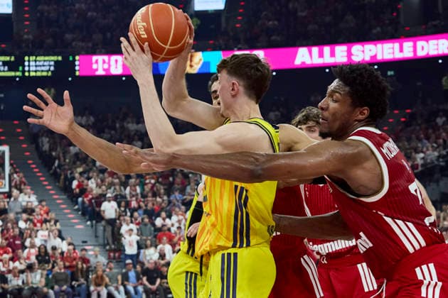 German Basketball Bundesliga BBL , FC Bayern Munich Basketball vs ALBA Berlin, Munich FC Bayern Basketball, Berlin ALBA, 2026 06 12 in Munich SAP Garden O CONNELL Alex ALBA Berlin Shooting Guard SG Nr3 BER3 , MCCORMACK David FC Bayern Munich Basketball Center C Nr33 FCBB33 sportworld Munich SAP Garden Bayern Germany