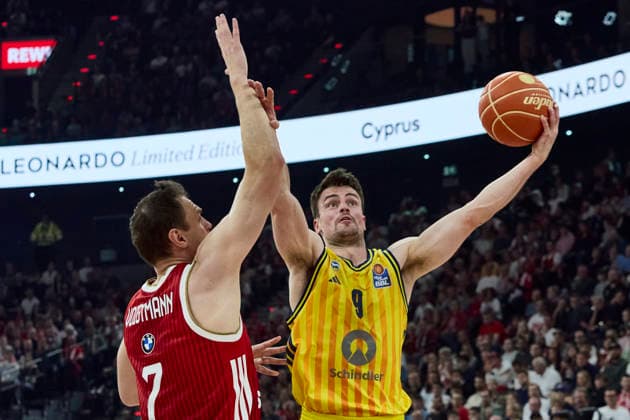 German Basketball Bundesliga BBL , FC Bayern Munich Basketball vs ALBA Berlin, Munich FC Bayern Basketball, Berlin ALBA, 2026 06 12 in Munich SAP Garden MATTISSECK Jonas ALBA Berlin Shooting Guard SG Nr9 BER9 , VOIGTMANN Johannes FC Bayern Munich Basketball Center C Nr7 FCBB7 sportworld Munich SAP Garden Bayern Germany