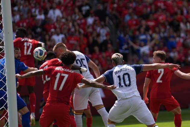 Canada v Bosnia and Herzegovina - FIFA World Cup, WM, Weltmeisterschaft, Fussball 2026 - Group B TORONTO, CANADA - JUNE 12: Jovo Lukic (25) of Bosnia and Herzegovina scores a goal during the 2026 FIFA World Cup First Stage Group B match between Canada and Bosnia and Herzegovina at Toronto Stadium (BMO Field) in Toronto, Ontario, Canada on June 12, 2026. Mert Alper Dervis Anadolu Ontario Canada. Editorial use only. Please get in touch for any other usage.  Copyright: x2026xAnadoluxMertxAlperxDervisx