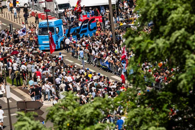 24 HEURES DU MANS 2026 - DRIVERS PARADE WEC staff during the Drivers Parade of the 24 Hours of Le Mans 2026, 3rd round of the 2026 FIA World Endurance Championship, on June 12, 2026 in Le Mans, France - Le MansFrance  Copyright: xCharlyxLopezx