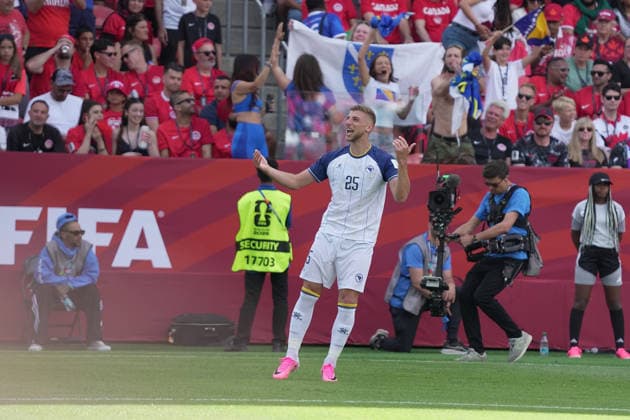 CAN, World Cup FIFA 2026, preliminary round, Canada vs Bosnia and Herzegovina 12 06 2026, Toronto Stadium, Toronto, CAN, World Cup FIFA 2026, preliminary round, Canada vs Bosnia and Herzegovina, pictured Jovo Lukic Bosnia celebrates the goal for 0 1 nordphotoxGmbHx xBratic nph00250