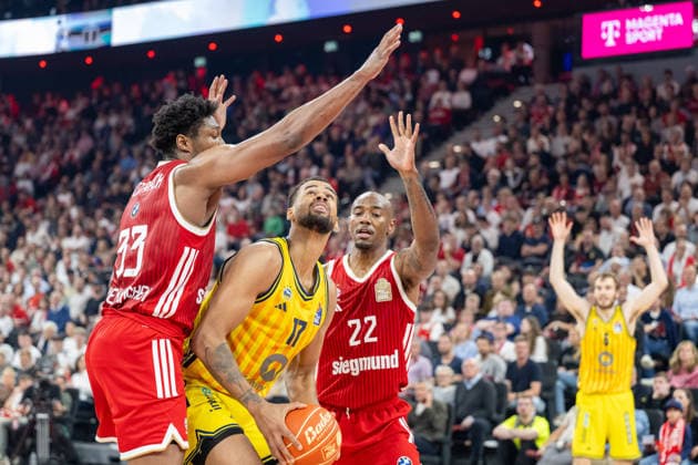 David McCormack 33 FC Bayern Basketball in duel with Norris Agbakoko 17 Alba Berlin , Isiaha Mike 22 FC Bayern Basketball , FC Bayern Basketball vs Alba Berlin, BBL, Final 1, 12 06 2026 Muenchen Bayern Germany Copyright: xkolbert-press UlrichxGamelx