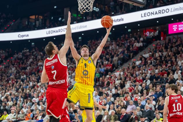 Johannes Voigtmann 7 FC Bayern Basketball in a duel with Jonas Mattisseck 9 Alba Berlin , FC Bayern Basketball vs Alba Berlin, BBL, Final 1, 12 06 2026 Munich Bavaria Germany Copyright: xkolbert-press UlrichxGamelx