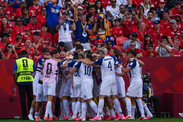 Canada v Bosnia and Herzegovina - FIFA World Cup, WM, Weltmeisterschaft, Fussball 2026 - Group B TORONTO, CANADA - JUNE 12: Players of Bosnia and Herzegovina celebrate after Jovo Lukic (25) scores a goal during the 2026 FIFA World Cup First Stage Group B match between Canada and Bosnia and Herzegovina at Toronto Stadium (BMO Field) in Toronto, Ontario, Canada on June 12, 2026. Mert Alper Dervis Anadolu Ontario Canada. Editorial use only. Please get in touch for any other usage.  Copyright: x2026xAnadoluxMertxAlperxDervisx