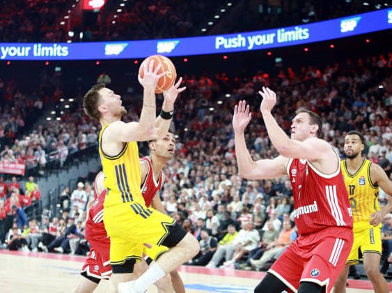 from left Martin HERMANNSSON Berlin , Johannes VOIGTMANN Munich , Basketball, He Bundesliga, 2025 26, Final 1 match, FC Bayern Basketball vs Alba Berlin, SAP Garden, 12 06 26, Copyright: WolfgangxFehrmann
