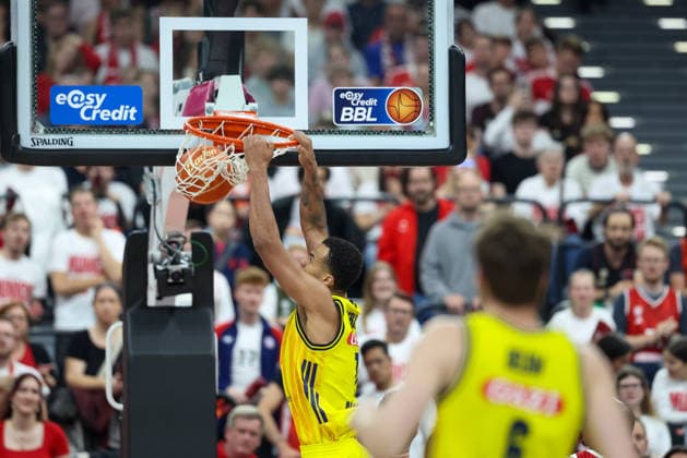 Dunk Norris Agbakoko Alba Berlin, 17 , GER, FC Bayern Basketball vs Alba Berlin, Basketball, easycredit Basketball Bundesliga, Playoffs, Final, Game 1, Season 2025 2026, 12 06 2026, GER, FC Bayern Basketball vs Alba Berlin, Basketball, easycredit Basketball Bundesliga, Playoffs, Final, Game 1, Season 2025 2026, 12 06 2026 Muenchen Copyright: xEibner-Pressefoto JennixMaulx EP_JML
