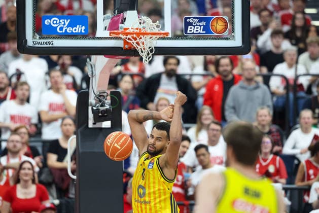 Dunk Norris Agbakoko Alba Berlin, 17 , GER, FC Bayern Basketball vs Alba Berlin, Basketball, easycredit Basketball Bundesliga, Playoffs, Final, Game 1, Season 2025 2026, 12 06 2026, GER, FC Bayern Basketball vs Alba Berlin, Basketball, easycredit Basketball Bundesliga, Playoffs, Final, Game 1, Season 2025 2026, 12 06 2026 Muenchen Copyright: xEibner-Pressefoto JennixMaulx EP_JML