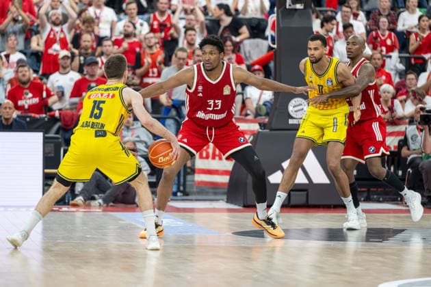 Martin Hermannsson 15 Alba Berlin in a duel with David McCormack 33 FC Bayern Basketball , FC Bayern Basketball vs Alba Berlin, BBL, Final 1, 12 06 2026 Munich Bavaria Germany Copyright: xkolbert-press UlrichxGamelx