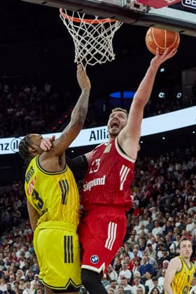 German Basketball Bundesliga BBL , FC Bayern Munich Basketball vs ALBA Berlin, Munich FC Bayern Basketball, Berlin ALBA, 2026 06 12 in Munich SAP Garden OBST Andreas FC Bayern Munich Basketball Shooting Guard SG Nr13 FCBB13 , ROBERTS J wan ALBA Berlin Center C Nr13 BER13 sportworld Munich SAP Garden Bayern Germany