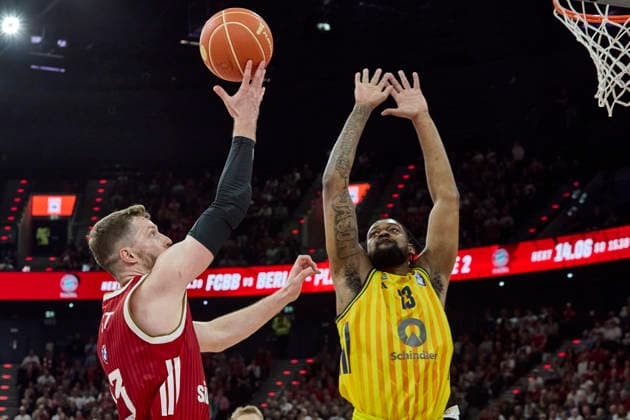 German Basketball Bundesliga BBL , FC Bayern Munich Basketball vs ALBA Berlin, Munich FC Bayern Basketball, Berlin ALBA, 2026 06 12 in Munich SAP Garden OBST Andreas FC Bayern Munich Basketball Shooting Guard SG Nr13 FCBB13 , AGBAKOKO Norris ALBA Berlin Center C Nr17 BER17 sportworld Munich SAP Garden Bayern Germany