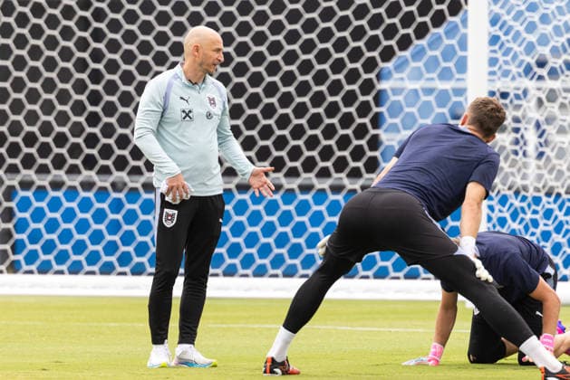SOCCER - FIFA World Cup, WM, Weltmeisterschaft, Fussball 2026, preview SANTA BARBARA,CALIFORNIA,USA,12.JUN.26 - SOCCER - FIFA World Cup 2026, USA, Mexico, Canada, preview, OEFB, Oesterreichischer Fussball-Bund, training team AUT. Image shows team doctor Michael Fiedler (AUT).  GEPAxpictures xArminxRauthner
