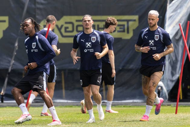 SOCCER - FIFA World Cup, WM, Weltmeisterschaft, Fussball 2026, preview SANTA BARBARA,CALIFORNIA,USA,12.JUN.26 - SOCCER - FIFA World Cup 2026, USA, Mexico, Canada, preview, OEFB, Oesterreichischer Fussball-Bund, training team AUT. Image shows Carney Chukwuemeka and Marcel Sabitzer (AUT).  GEPAxpictures xArminxRauthner