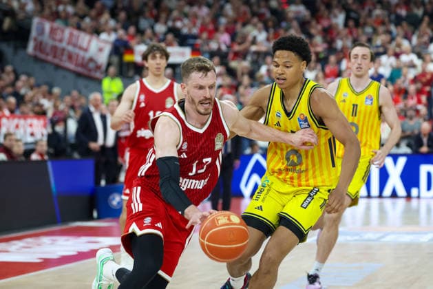 Andreas Obst FC Bayern Basketball, 13 with Jack Kayil Alba Berlin, 07 , GER, FC Bayern Basketball vs Alba Berlin, Basketball, easycredit Basketball Bundesliga, Playoffs, Final, Game 1, Season 2025 2026, 12 06 2026, GER, FC Bayern Basketball vs Alba Berlin, Basketball, easycredit Basketball Bundesliga, Playoffs, Final, Game 1, Season 2025 2026, 12 06 2026 Munich Copyright: xEibner-Pressefoto JennixMaulx EP_JML