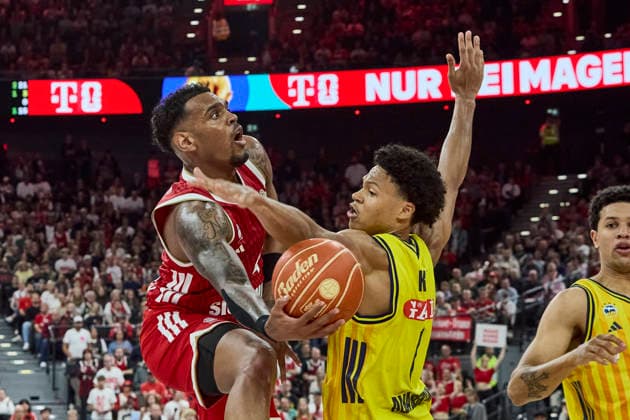 German Basketball Bundesliga BBL , FC Bayern Munich Basketball vs ALBA Berlin, Munich FC Bayern Basketball, Berlin ALBA, 2026 06 12 in Munich SAP Garden RATHAN MAYES Xavier FC Bayern Munich Basketball Shooting Guard SG Nr4 FCBB4 , KAYIL Jack ALBA Berlin Point Guard PG Nr7 BER7 sportworld Munich SAP Garden Bayern Germany