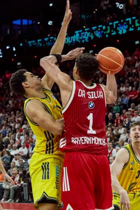 German Basketball Bundesliga BBL , FC Bayern Munich Basketball vs ALBA Berlin, Munich FC Bayern Basketball, Berlin ALBA, 2026 06 12 in Munich SAP Garden DA SILVA Oscar FC Bayern Munich Basketball Power Forward PF Nr1 FCBB1 , RATAJ Michael ALBA Berlin Power Forward PF Nr21 BER21 sportworld Munich SAP Garden Bayern Germany