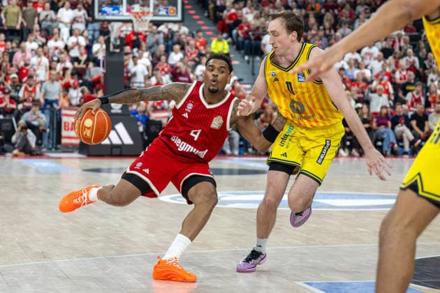 Xavier Rathan Mayes 4 FC Bayern Basketball in duel with Moses Wood 11 Alba Berlin , FC Bayern Basketball vs Alba Berlin, BBL, Final 1, 12 06 2026 Munich Bavaria Germany Copyright: xkolbert-press UlrichxGamelx