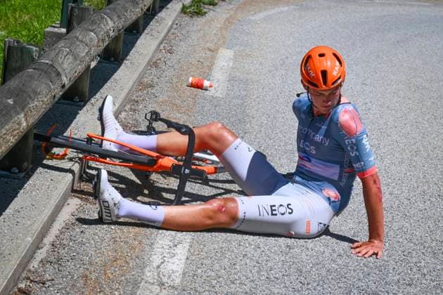 Tour Auvergne - Rhone-Alpes 2026 Stage 6 CREST-VOLAND, FRANCE - JUNE 12 : Crash of Tarling Joshua (GBR) of Netcompany INEOS during stage 6 of the 78th edition of Tour Auvergne - Rhone-Alpes an UCI World Tour 2.UWT cycling road race stage for Men Elite of 182.3 km with start in Saint-Vulbas and finish in Crest-Voland on June 12, 2026 in Crest-Voland, France, 12 06 2026 ( Motordriver Guy De Vuyst - Crest-Voland France  Copyright: xVincentxKalutx
