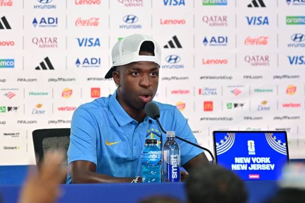 MetLife Stadium NEW JERSEY (NY), 12 06 2026 - SPORTS WORLD CUP: FOOTBALL-BRAZIL - Player Vinicius Junior, accompanied by coach Carlos Ancelotti, during a press conference, PK, Pressekonferenz held in the press room of MetLife Stadium, in New Jersey, on the afternoon of Friday, June 12. The team is preparing to face Morocco (MAR) in the first round of Group C of the 2026 FIFA World Cup, WM, Weltmeisterschaft, Fussball (Photo: Eduardo Carmim Photo Premium SPP) 30930 (Eduardo Carmim SPP)  Copyright: xEduardoxCarmimx xSPPx spp-en-EdCa-eduardo_carmim_photo_premium_490898