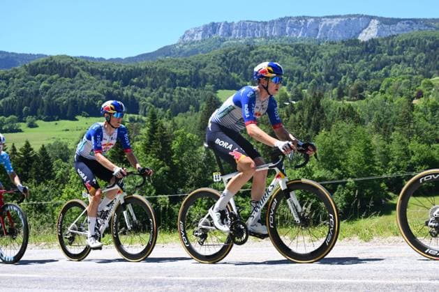 Tour Auvergne - Rhone-Alpes 2026 Stage 6 CREST-VOLAND, FRANCE - JUNE 12 : Tuckwell Luke (AUS) of Red Bull - BORA - Hansgrohe, Thornley Callum (GBR) of Red Bull - BORA - Hansgrohe during stage 6 of the 78th edition of Tour Auvergne - Rhone-Alpes an UCI World Tour 2.UWT cycling road race stage for Men Elite of 182.3 km with start in Saint-Vulbas and finish in Crest-Voland on June 12, 2026 in Crest-Voland, France, 12 06 2026 ( Motordriver Guy De Vuyst - Crest-Voland France  Copyright: xVincentxKalutx
