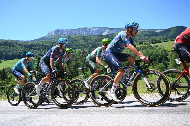 Tour Auvergne - Rhone-Alpes 2026 Stage 6 CREST-VOLAND, FRANCE - JUNE 12 : Svrcek Martin (SVK) of Soudal Quick-Step, Hayter Ethan (GBR) of Soudal Quick-Step during stage 6 of the 78th edition of Tour Auvergne - Rhone-Alpes an UCI World Tour 2.UWT cycling road race stage for Men Elite of 182.3 km with start in Saint-Vulbas and finish in Crest-Voland on June 12, 2026 in Crest-Voland, France, 12 06 2026 ( Motordriver Guy De Vuyst - Crest-Voland France  Copyright: xVincentxKalutx