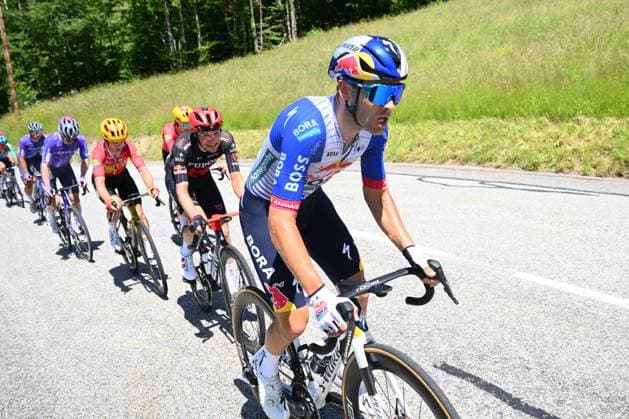 Tour Auvergne - Rhone-Alpes 2026 Stage 6 CREST-VOLAND, FRANCE - JUNE 12 : Vermeersch Florian (BEL) of UAE Team Emirates XRG during stage 6 of the 78th edition of Tour Auvergne - Rhone-Alpes an UCI World Tour 2.UWT cycling road race stage for Men Elite of 182.3 km with start in Saint-Vulbas and finish in Crest-Voland on June 12, 2026 in Crest-Voland, France, 12 06 2026 ( Motordriver Guy De Vuyst - Crest-Voland France  Copyright: xVincentxKalutx