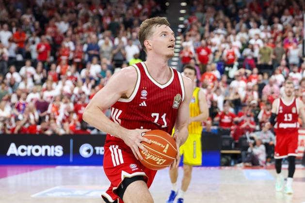 Justuz Hollatz FC Bayern Basketball, 21 with ball, GER, FC Bayern Basketball vs Alba Berlin, Basketball, easycredit Basketball Bundesliga, Playoffs, Final, Game 1, Season 2025 2026, 12 06 2026, GER, FC Bayern Basketball vs Alba Berlin, Basketball, easycredit Basketball Bundesliga, Playoffs, Final, Game 1, Season 2025 2026, 12 06 2026 Muenchen Copyright: xEibner-Pressefoto JennixMaulx EP_JML