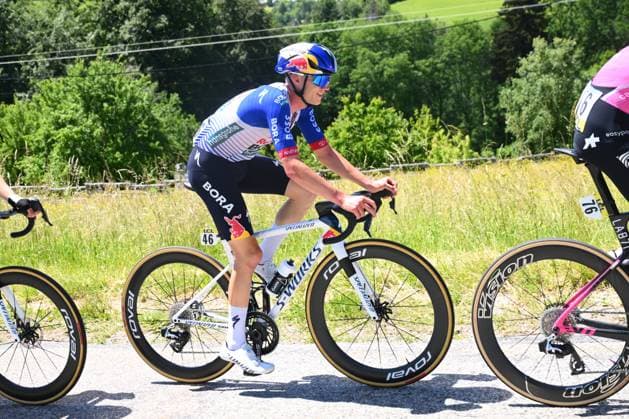 Tour Auvergne - Rhone-Alpes 2026 Stage 6 CREST-VOLAND, FRANCE - JUNE 12 : Van Gils Maxim (BEL) of Red Bull - BORA - Hansgrohe during stage 6 of the 78th edition of Tour Auvergne - Rhone-Alpes an UCI World Tour 2.UWT cycling road race stage for Men Elite of 182.3 km with start in Saint-Vulbas and finish in Crest-Voland on June 12, 2026 in Crest-Voland, France, 12 06 2026 ( Motordriver Guy De Vuyst - Crest-Voland France  Copyright: xVincentxKalutx