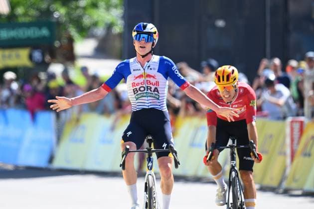 Tour Auvergne - Rhone-Alpes 2026 Stage 6 CREST-VOLAND, FRANCE - JUNE 12 : Van Gils Maxim (BEL) of Red Bull - BORA - Hansgrohe, Johannessen Tobias Halland (NOR) of UNO-X Mobility during stage 6 of the 78th edition of Tour Auvergne - Rhone-Alpes an UCI World Tour 2.UWT cycling road race stage for Men Elite of 182.3 km with start in Saint-Vulbas and finish in Crest-Voland on June 12, 2026 in Crest-Voland, France, 12 06 2026 ( Motordriver Guy De Vuyst - Crest-Voland France  Copyright: xVincentxKalutx