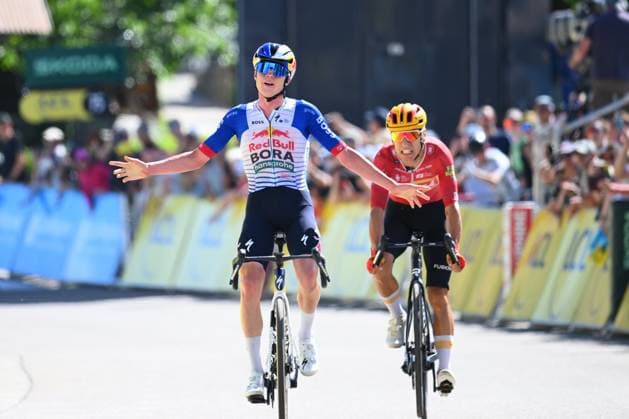 Tour Auvergne - Rhone-Alpes 2026 Stage 6 CREST-VOLAND, FRANCE - JUNE 12 : Van Gils Maxim (BEL) of Red Bull - BORA - Hansgrohe, Johannessen Tobias Halland (NOR) of UNO-X Mobility during stage 6 of the 78th edition of Tour Auvergne - Rhone-Alpes an UCI World Tour 2.UWT cycling road race stage for Men Elite of 182.3 km with start in Saint-Vulbas and finish in Crest-Voland on June 12, 2026 in Crest-Voland, France, 12 06 2026 ( Motordriver Guy De Vuyst - Crest-Voland France  Copyright: xVincentxKalutx