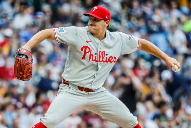 Philadelphia Phillies starting pitcher Tanner Banks throws in the first inning of the MLB, Baseball Herren, USA game between the Philadelphia Phillies and the Milwaukee Brewers at American Family Field in Milwaukee, Wisconsin on Friday, June 12, 2026.  MIL20260612809 TANNENxMAURY