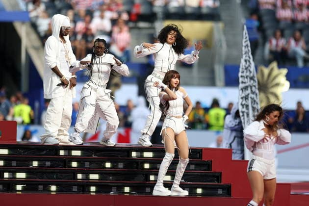 FIFA World Cup, WM, Weltmeisterschaft, Fussball 2026 - Group D - USA vs Paraguay Thai singer Lisa (2-R) and Nigerian singer Rema (L) perform during the pre-match show ahead of the FIFA World Cup 2026 group stage match USA against Paraguay, in Los Angeles, California, USA, 12 June 2026. LOS ANGELES United States  Copyright: xCHRISTOPHERxTORRESx