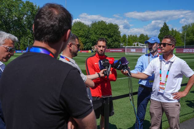 Ahead of Turkiye v Australia - FIFA World Cup, WM, Weltmeisterschaft, Fussball 2026 VANCOUVER, CANADA - JUNE 12: Hakan Calhanoglu speaks to press before training session ahead of the FIFA World Cup 2026 Group D qualifiers match between Turkiye and Australia at the BC Place Stadium, in Vancouver, United States on June 12, 2026. Ercin Erturk Anadolu Vancouver Canada. Editorial use only. Please get in touch for any other usage.  Copyright: x2026xAnadoluxErcinxErturkx