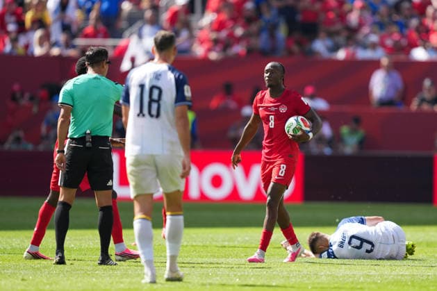 June 12, 2026, Toronto, Ciudad de Mexico, Canada: Ismael KONE 08 of Canada arguing with the referee during the 2026 FIFA World Cup, WM, Weltmeisterschaft, Fussball Group B match between Canada and Bosnia and Herzegovina at Toronto Stadium. on June 12, 2026 in Toronto, Canada. Toronto Canada - ZUMAe321 20260612_zsa_e321_030 Copyright: xLeonardoxRamirezx