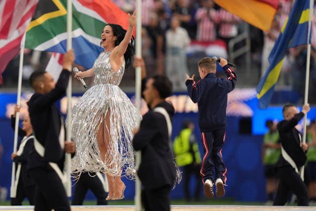 FIFA World Cup, WM, Weltmeisterschaft, Fussball 2026 - Group D - USA vs Paraguay American singer Katy Perry and Norwegian singer Tius Luka (R) perform during the pre-match show ahead of the FIFA World Cup 2026 group stage match USA against Paraguay, in Los Angeles, California, USA, 12 June 2026. LOS ANGELES United States  Copyright: xSCOTTxSTRAZZANTEx
