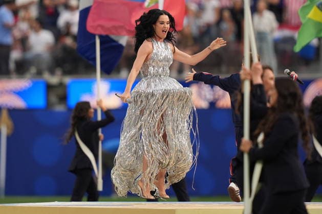 FIFA World Cup, WM, Weltmeisterschaft, Fussball 2026 - Group D - USA vs Paraguay American singer Katy Perry performs during the pre-match show ahead of the FIFA World Cup 2026 group stage match USA against Paraguay, in Los Angeles, California, USA, 12 June 2026. LOS ANGELES United States  Copyright: xSCOTTxSTRAZZANTEx