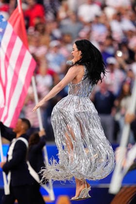 USA v Paraguay: Group D - FIFA World Cup, WM, Weltmeisterschaft, Fussball 2026 Katy Perry performs at the Opening Ceremony during the FIFA World Cup 2026 Group D match between USA and Paraguay at Los Angeles Stadium on June 12, 2026 in Los Angeles, California. Los Angeles California United States  Copyright: xJosexBretonx originalFilename:bretonhernandez-usavpara260612_nphAY.jpg