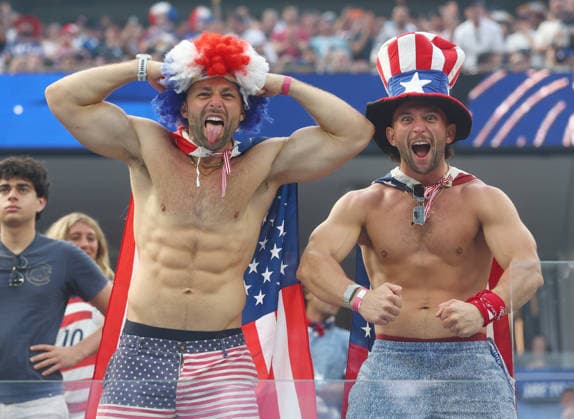 Fans of Team USA shows their support before the start of the FIFA World Cup, WM, Weltmeisterschaft, Fussball match between the USA and Paraguay at SoFi Stadium in Los Angeles on Friday, June 12, 2026.  LAP20260612904 CHRISTIANxBRUNSKILL