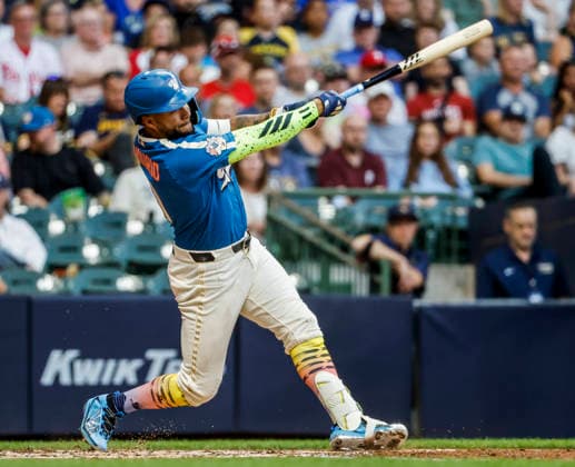 Milwaukee Brewers left fielder Jackson Chourio hits an RBI single in the sicth inning of the MLB, Baseball Herren, USA game between the Philadelphia Phillies and the Milwaukee Brewers at American Family Field in Milwaukee, Wisconsin on Friday, June 12, 2026.  MIL20260612827 TANNENxMAURY