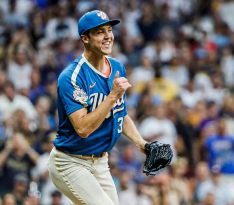 Milwaukee Brewers starting pitcher Jacob Misiorowski reacts after striking out Philadelphia Phillies second baseman Bryson Stott in the eighth inning of the MLB, Baseball Herren, USA game between the Philadelphia Phillies and the Milwaukee Brewers at American Family Field in Milwaukee, Wisconsin on Friday, June 12, 2026.  MIL20260612831 TANNENxMAURY