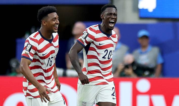FIFA World Cup, WM, Weltmeisterschaft, Fussball 2026 - Group D - USA vs Paraguay Folarin Balogun (R) of USA celebrates with teammate Alex Freeman after scoring his team s second goal during the FIFA World Cup 2026 group stage match USA against Paraguay, in Los Angeles, California, USA, 12 June 2026. LOS ANGELES United States  Copyright: xCHRISxTORRESx