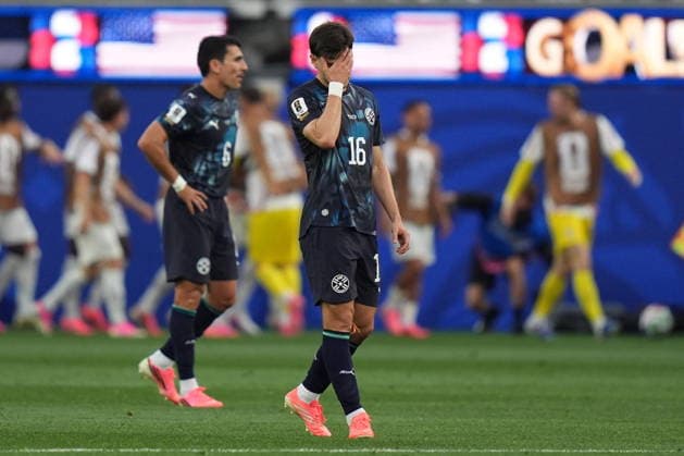 FIFA World Cup, WM, Weltmeisterschaft, Fussball 2026 - Group D - USA vs Paraguay Damian Bobadilla of Paraguay looks disappointed after conceding the 3-0 goal during the FIFA World Cup 2026 group stage match USA against Paraguay, in Los Angeles, California, USA, 12 June 2026. LOS ANGELES United States  Copyright: xSCOTTxSTRAZZANTEx