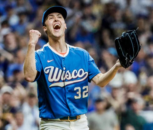 Milwaukee Brewers starting pitcher Jacob Misiorowski reacts after the final out in the ninth inning of the MLB, Baseball Herren, USA game between the Philadelphia Phillies and the Milwaukee Brewers at American Family Field in Milwaukee, Wisconsin on Friday, June 12, 2026. The Brewers shut out the Phillies 6-0.  MIL20260612835 TANNENxMAURY