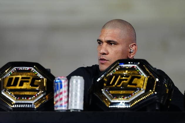 UFC Freedom 250: pre-fight press conference, PK, Pressekonferenz UFC Freedom 250: Pre-Fight Press Conference WASHINGTON, DC - JUNE 12: Alex Pereira speaks to the media during the UFC Freedom 250: Pre-Fight Press Conference at Lincoln Memorial on June 12, 2026, in Washington, USA. (Photo by Louis Grasse PxImages) Washington Lincoln Memorial DC USA Copyright: xLouisxGrassex