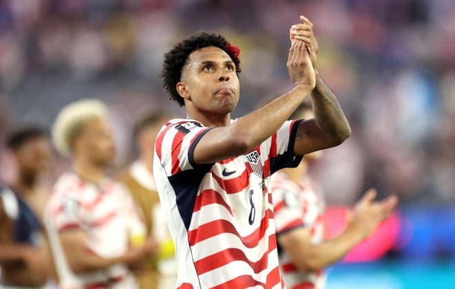 FIFA World Cup, WM, Weltmeisterschaft, Fussball 2026 - Group D - USA vs Paraguay Weston McKennie of USA applauds fans after winning the FIFA World Cup 2026 group stage match USA against Paraguay, in Los Angeles, California, USA, 12 June 2026. USA won 4-1. LOS ANGELES United States  Copyright: xCHRISxTORRESx
