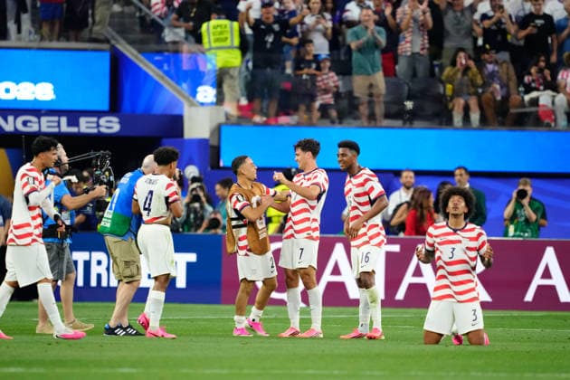 USA v Paraguay: Group D - FIFA World Cup, WM, Weltmeisterschaft, Fussball 2026 Giovanni Reyna of USA celebrates a goal with teammates during the FIFA World Cup 2026 Group D match between USA and Paraguay at Los Angeles Stadium on June 12, 2026 in Los Angeles, California. Los Angeles California United States  Copyright: xJosexBretonx originalFilename:bretonhernandez-usavpara260612_npGFp.jpg