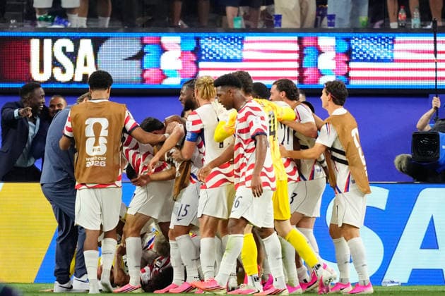 USA v Paraguay: Group D - FIFA World Cup, WM, Weltmeisterschaft, Fussball 2026 Giovanni Reyna of USA celebrates a goal with teammates during the FIFA World Cup 2026 Group D match between USA and Paraguay at Los Angeles Stadium on June 12, 2026 in Los Angeles, California. Los Angeles California United States  Copyright: xJosexBretonx originalFilename:bretonhernandez-usavpara260612_npJNZ.jpg