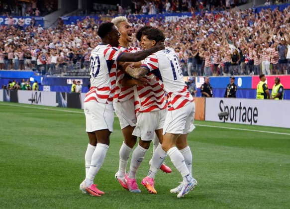 June 12, 2026 USA forward Christian Pulisic (10) and USA midfielder Weston Mckennie (8) celebrate after scoring the first goal during the FIFA World Cup, WM, Weltmeisterschaft, Fussball 2026 Group D match between USA and Paraguay in Inglewood, California. Mandatory Photo Credit : CSM Inglewood United States of America - ZUMAc04_ 20260612_zma_c04_228 Copyright: xCharlesxBausx