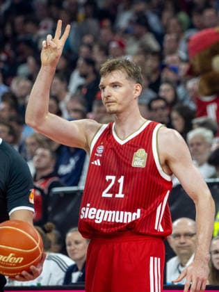 Bayerns 21 Justus HOLLATZ Basketball, Bayern Berlin 102 94 Bundesliga, FC Bayern Basketball Alba Berlin, Playoff Final, 1 Game, Season 2025 2026, 12 06 2026, in Munich, S A P G A R D E N, Germany Source Copyright Credit Oryk HAIST xBASKETBALL-BAYERN-BERLINx